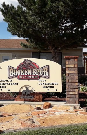 Broken Spur Inn and Steakhouse